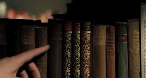 Livres anciens dans une bibliothèque